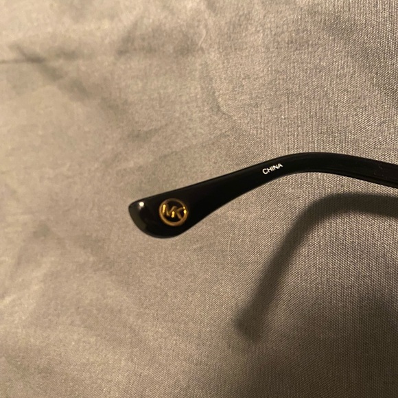 Michael Kors Camila sunglasses with hard case - Picture 11 of 12